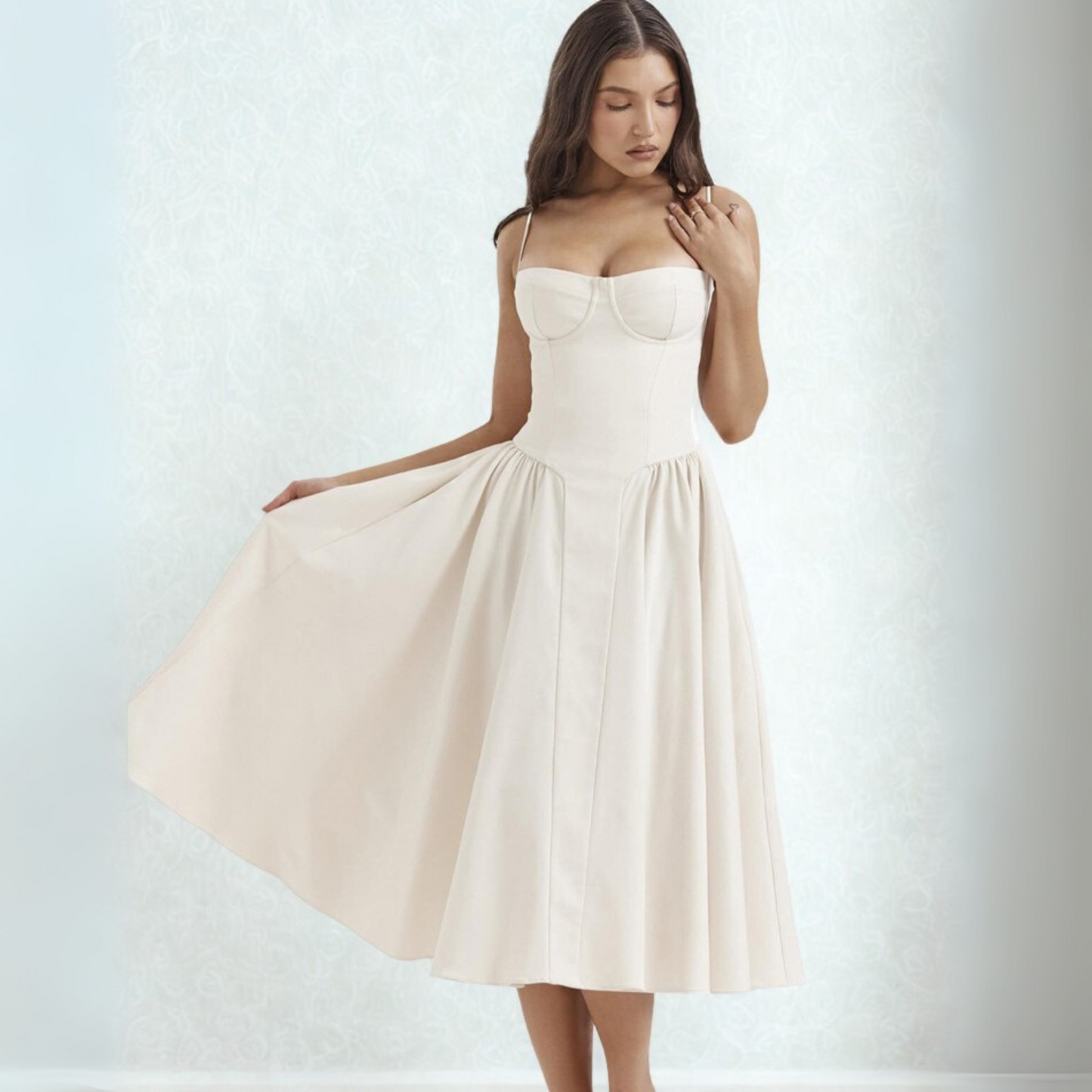 TRENTA™ - Chic Spaghetti Strap Bodycon Midikleid