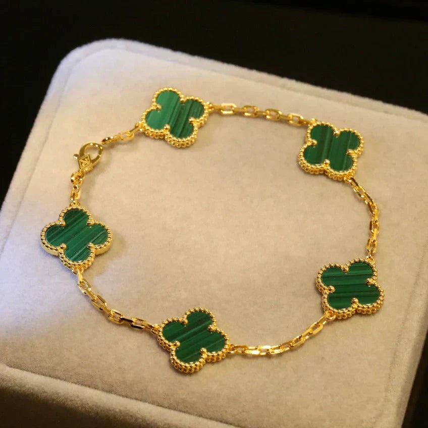 Klavergroene armbanden