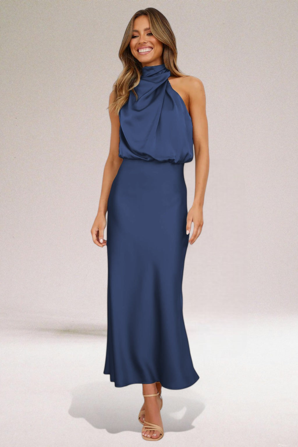 Flavia | Glamorous Kleid with Halter Neckline