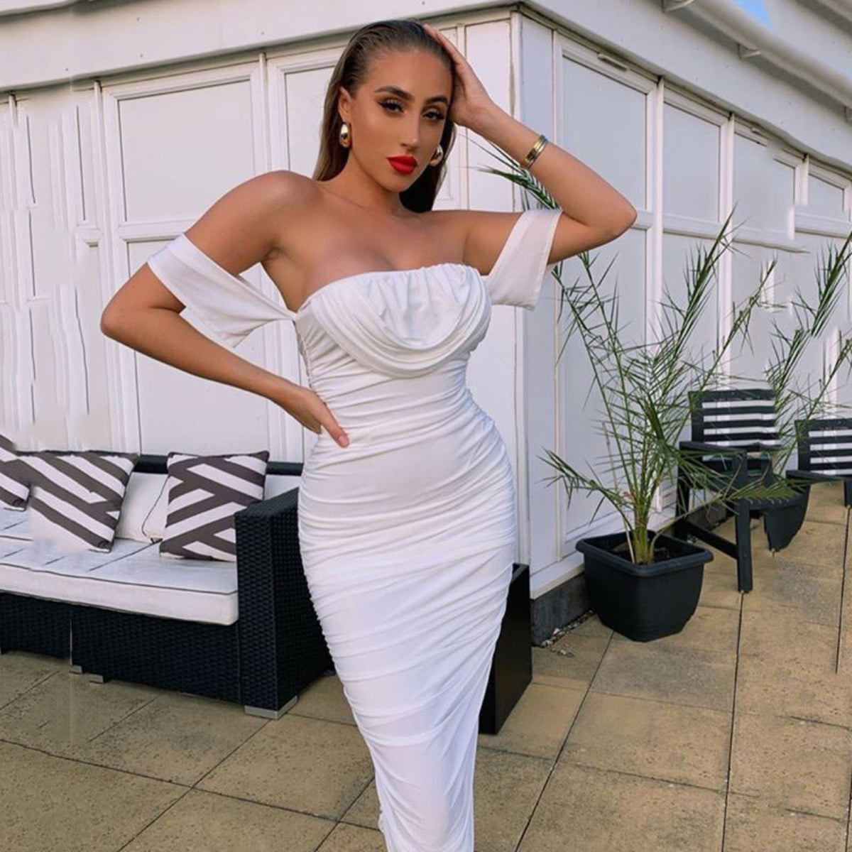 KLITI™ - Elegant Off-Shoulder Ruched Bodycon Midi Party Kleid