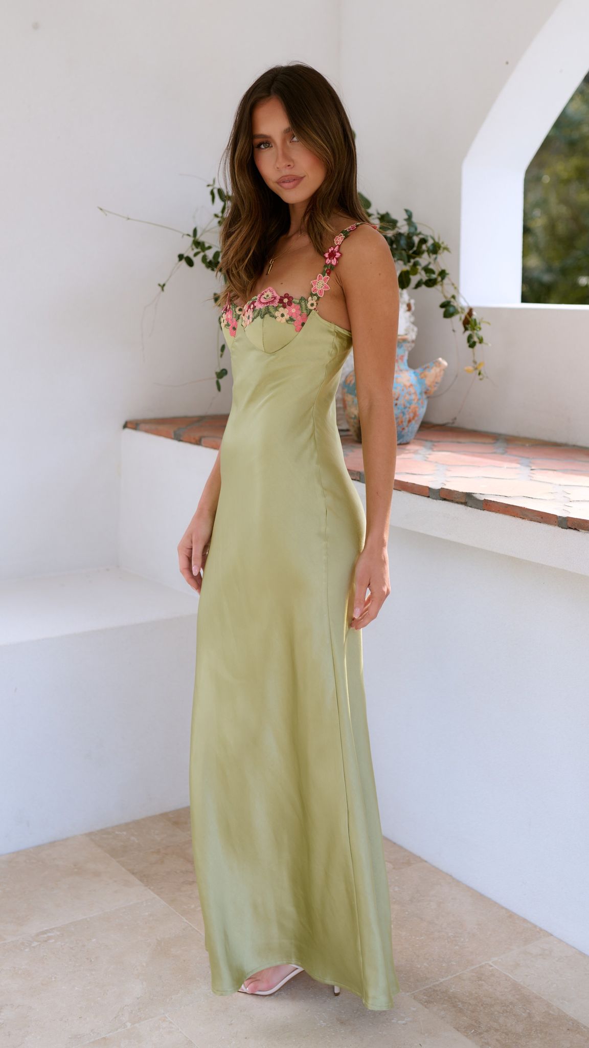 Carol | Damen’s Floral Embroidered Maxi Kleid with Elegant Flow