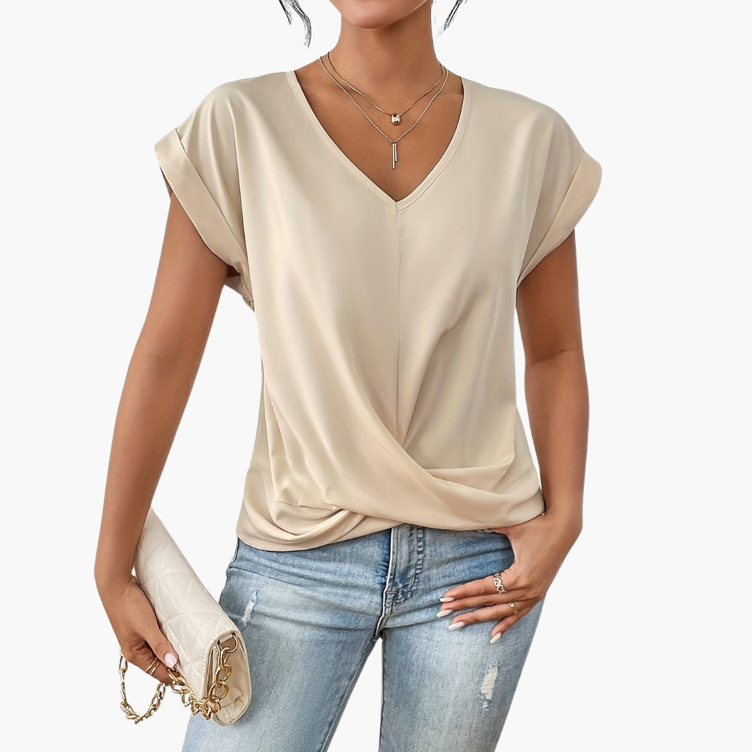 Clara | Casual T-Shirt with Heart Neckline for Damen