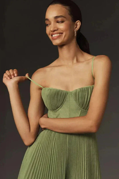 Winnie | Elegant Pleated Fit & Flare Midikleid