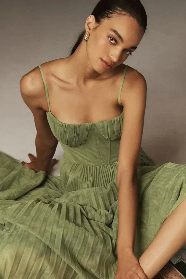 Winnie | Elegant Pleated Fit & Flare Midikleid