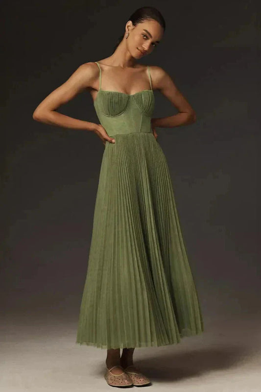 Winnie | Elegant Pleated Fit & Flare Midikleid