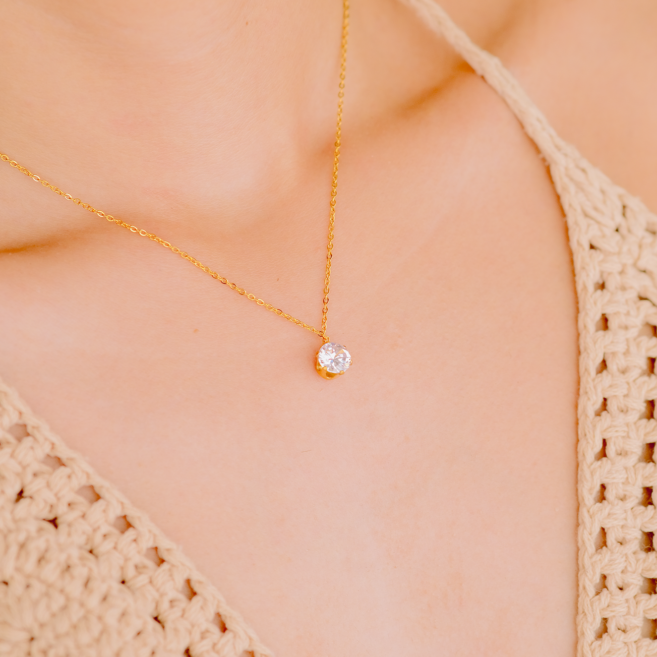 Eira goldene Halskette