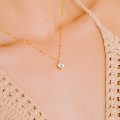 Eira goldene Halskette