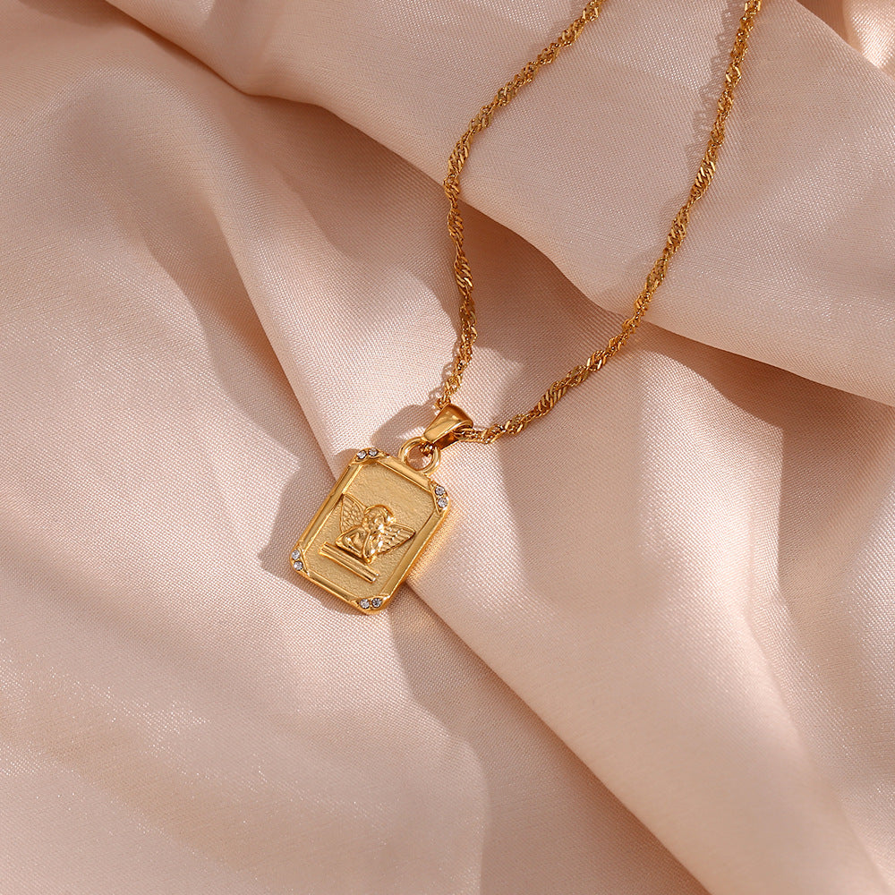 Nomi Goldene Halskette