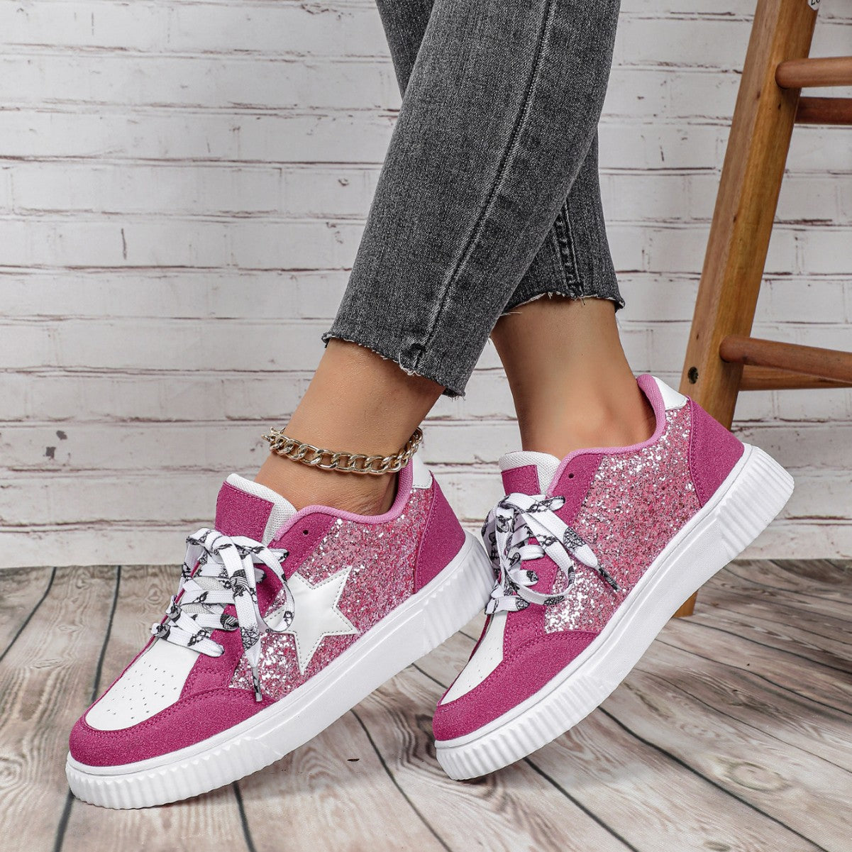 ROBEA™ - Trendy Breathable Lace-Up Running Sneaker