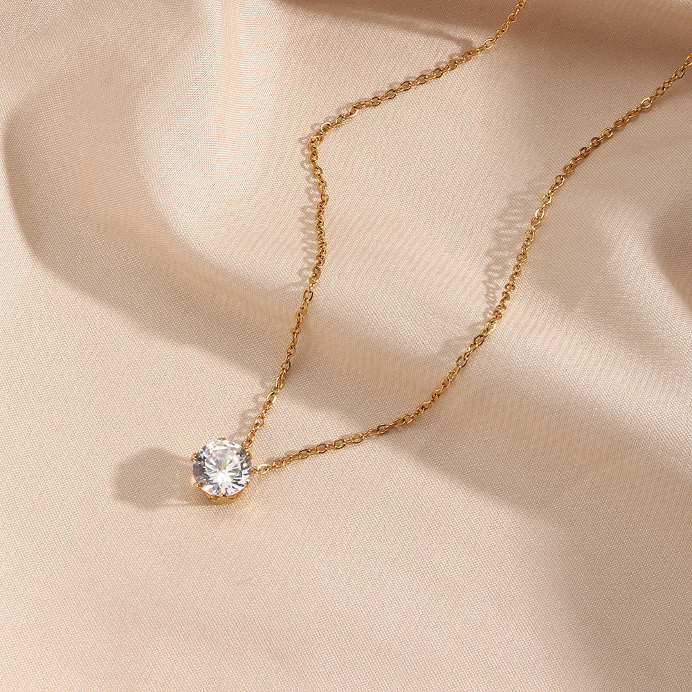 Eira goldene Halskette