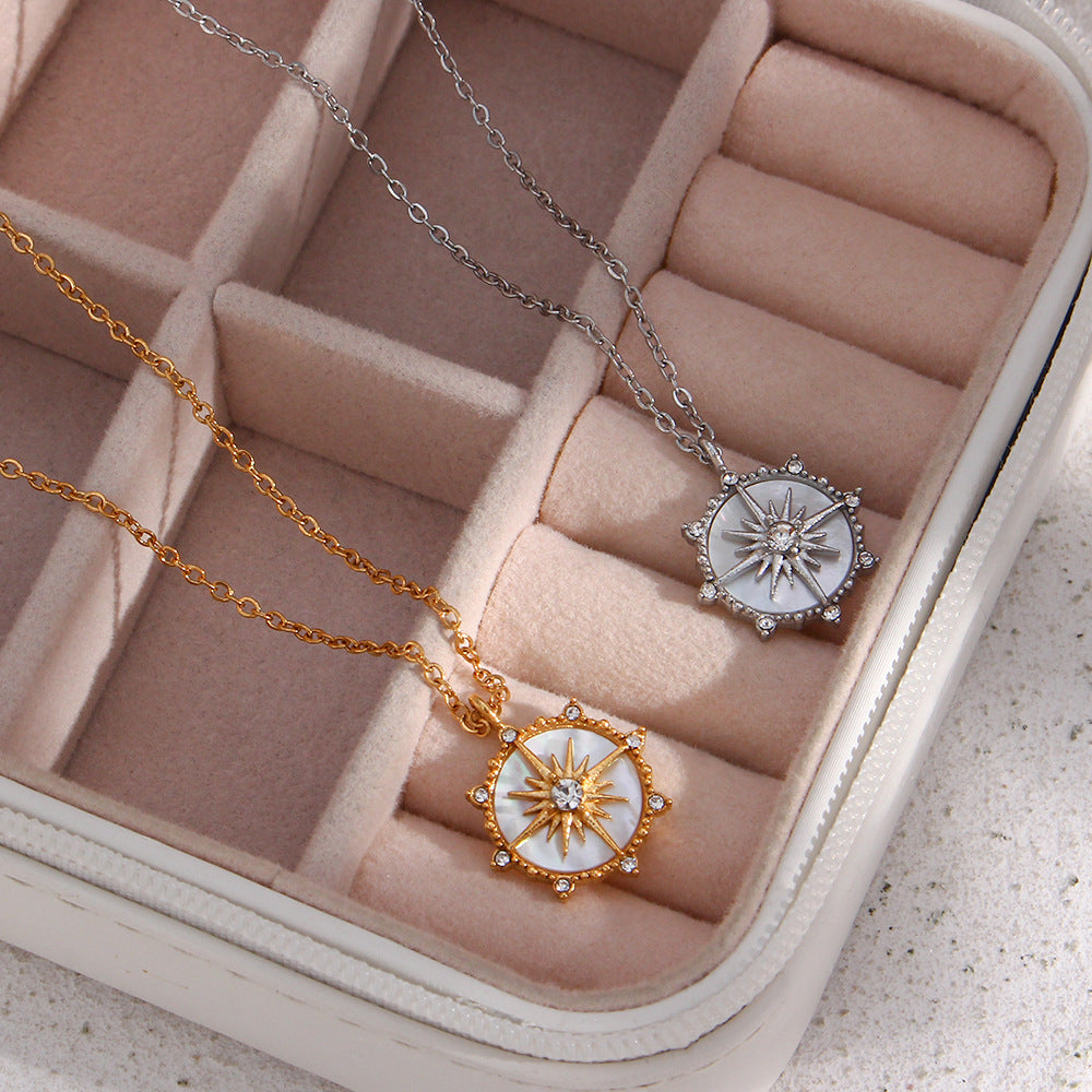 Caelis Goldene Halskette
