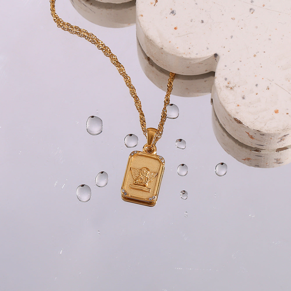 Nomi Goldene Halskette