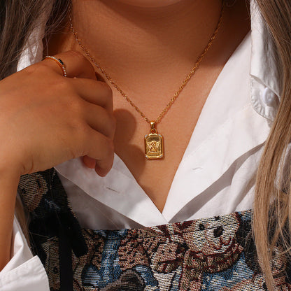 Nomi Goldene Halskette