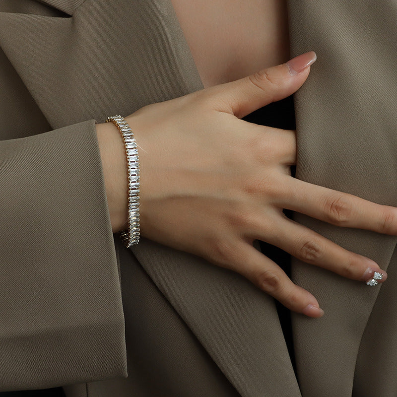 Laya Elegance Goldenes Armband