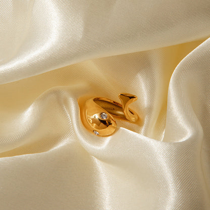 Nysa goldener Schlangenring