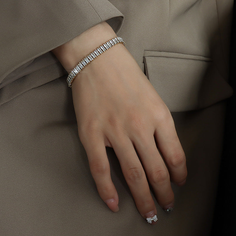 Laya Elegance Goldenes Armband