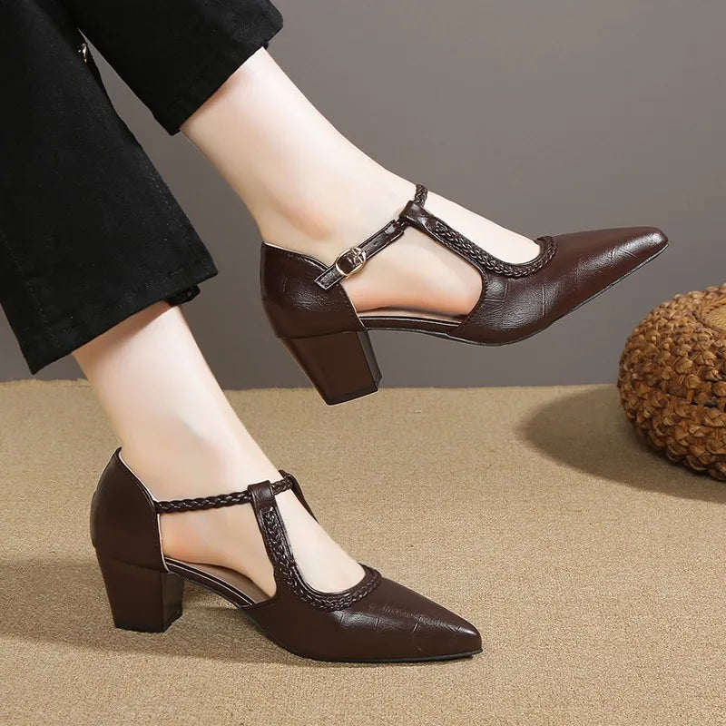 Vivienne | Classic T-Strap Schuhe