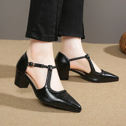 Vivienne | Classic T-Strap Schuhe