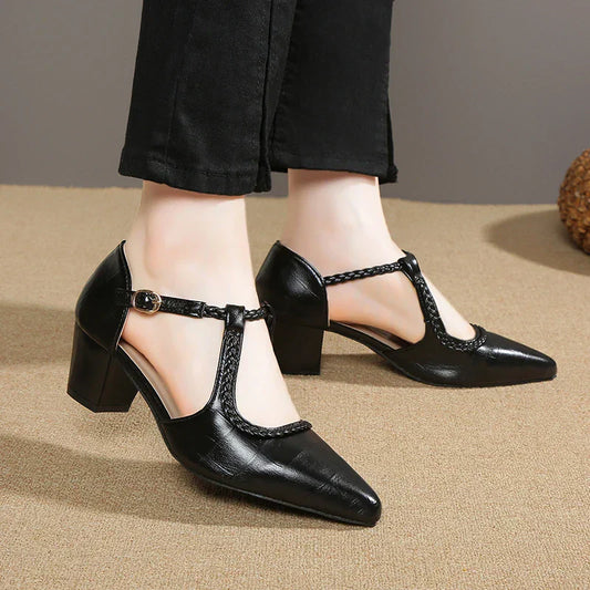 Vivienne | Classic T-Strap Schuhe