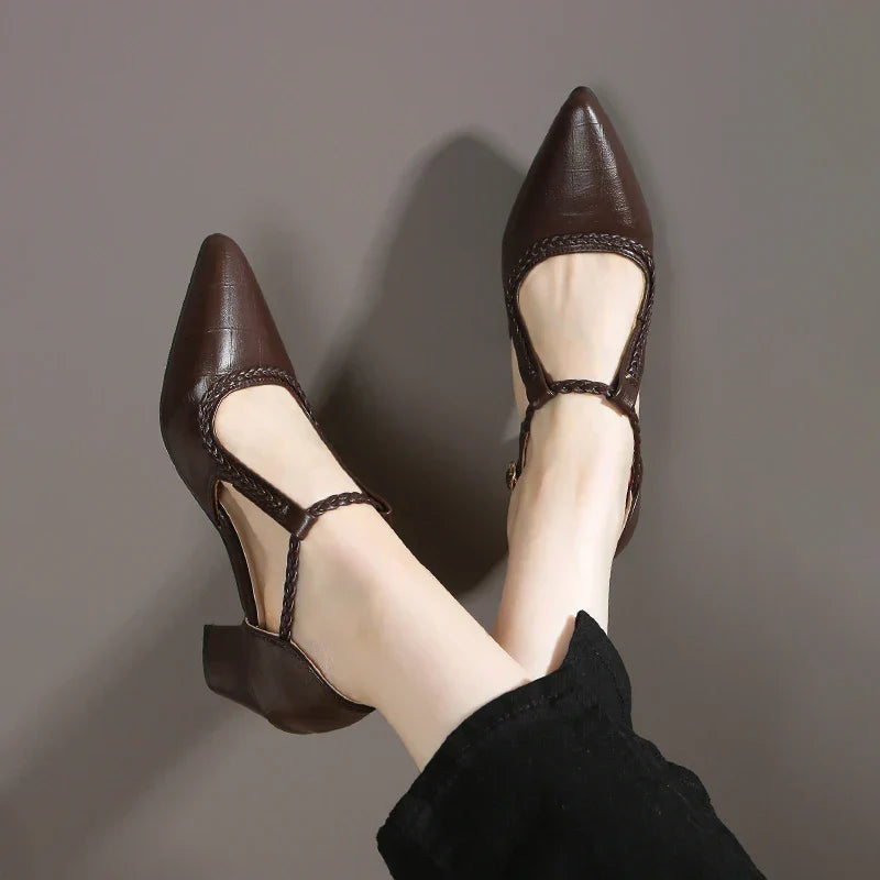 Vivienne | Classic T-Strap Schuhe