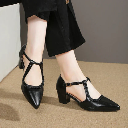 Vivienne | Classic T-Strap Schuhe