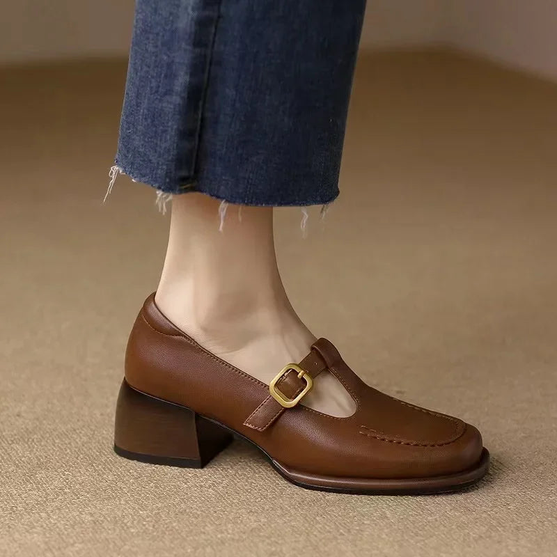 Selvana | Elegant T-Strap Schuhe