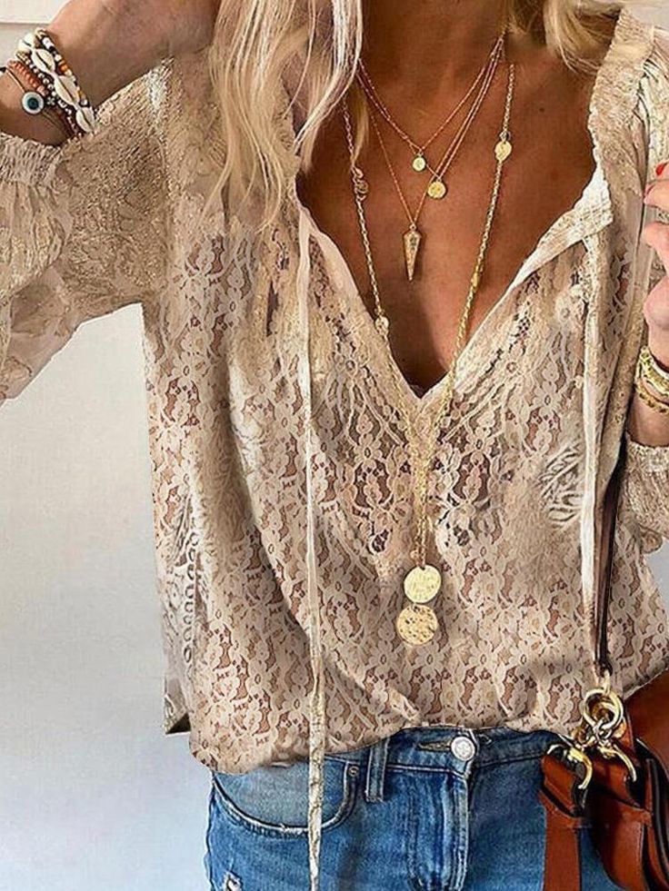 Kelly | Elegant Boho Bluse with Cutout Neckline