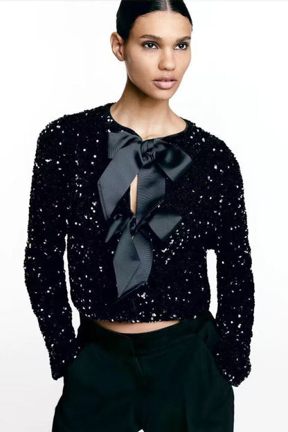 Anwen | Chic Bluse with Bow Detail