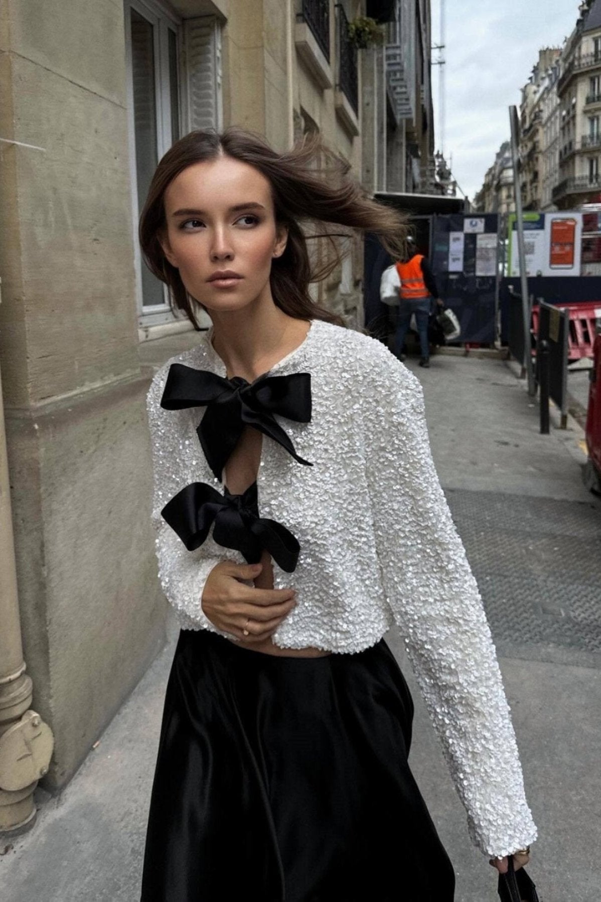 Anwen | Chic Bluse with Bow Detail