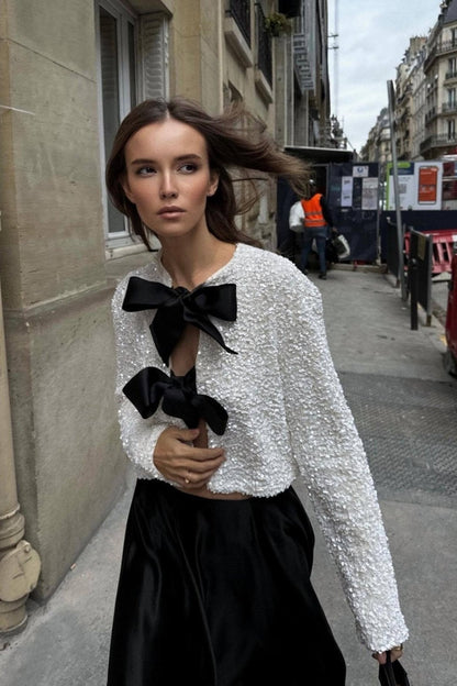 Anwen | Chic Bluse with Bow Detail