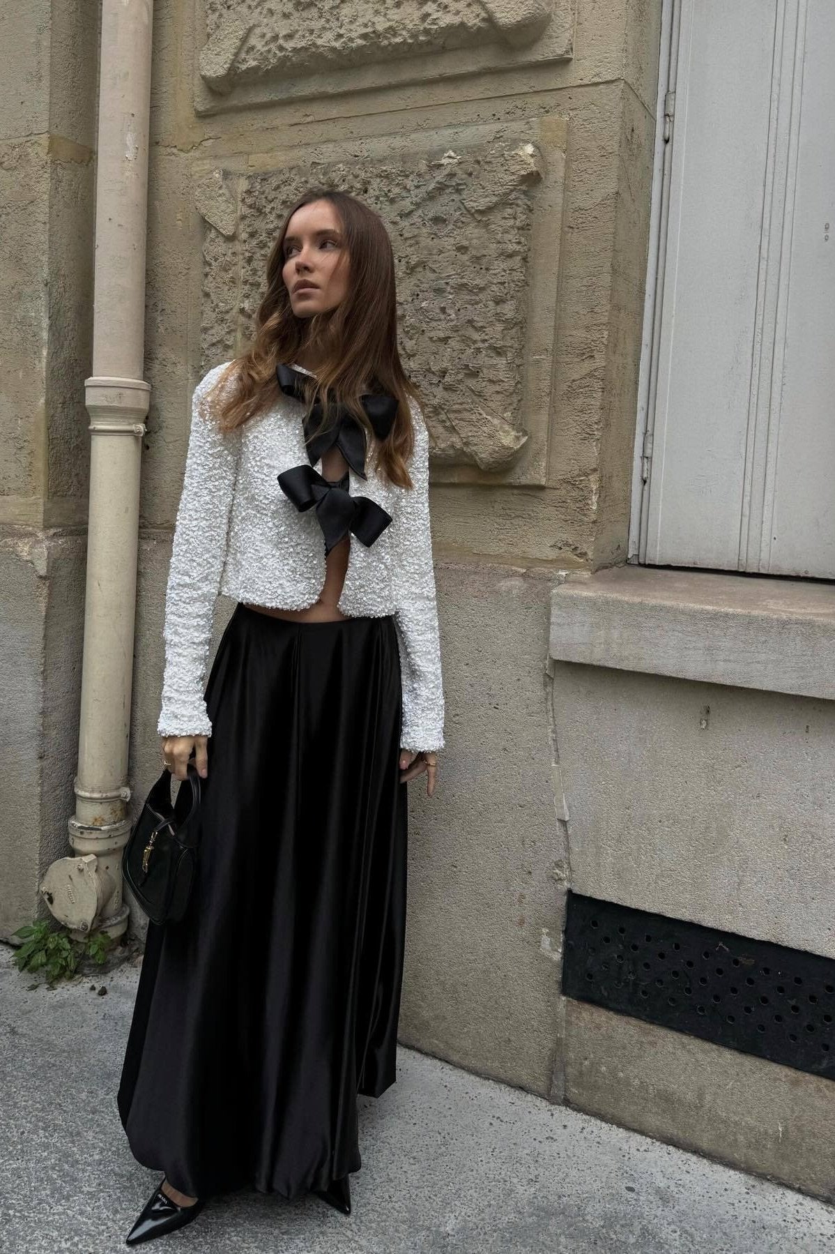Anwen | Chic Bluse with Bow Detail
