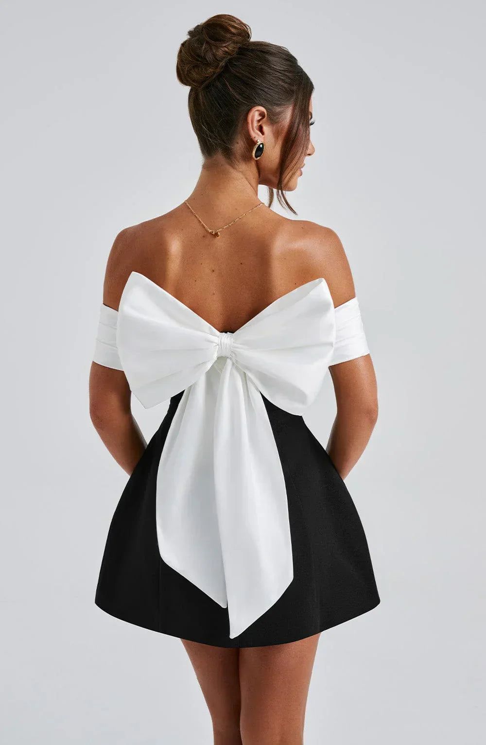 Jessica | Elegant Mini Kleid with Modern Bow Detail