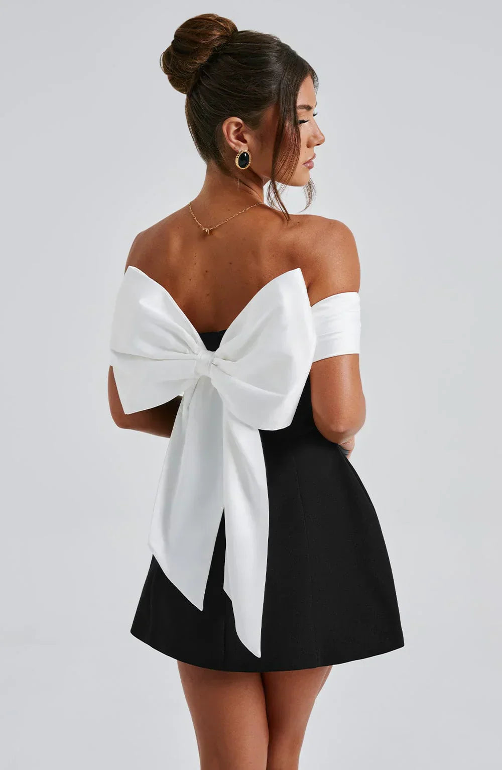 Jessica | Elegant Mini Kleid with Modern Bow Detail