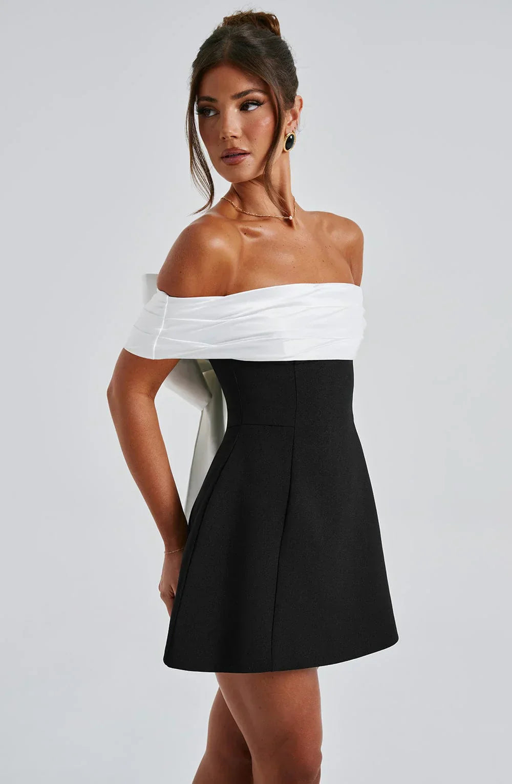 Jessica | Elegant Mini Kleid with Modern Bow Detail