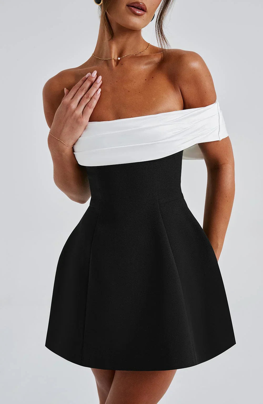 Jessica | Elegant Mini Kleid with Modern Bow Detail