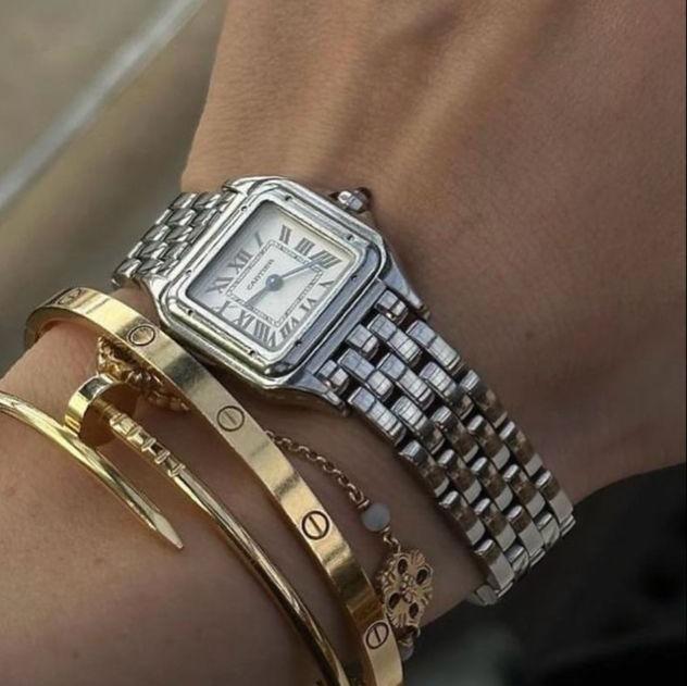 Nira horloge
