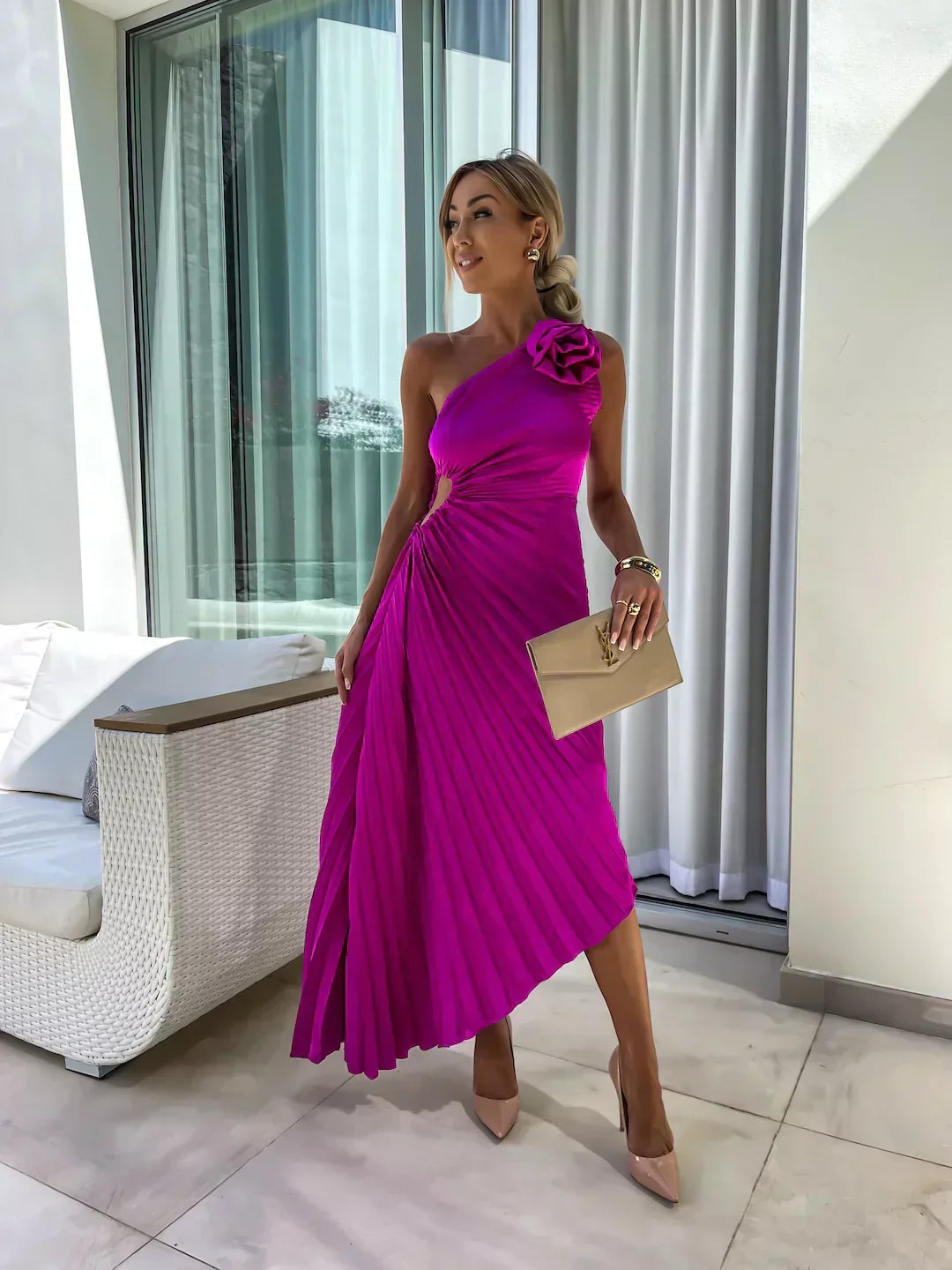 Mandy | Elegant Shoulder Pleated Kleid