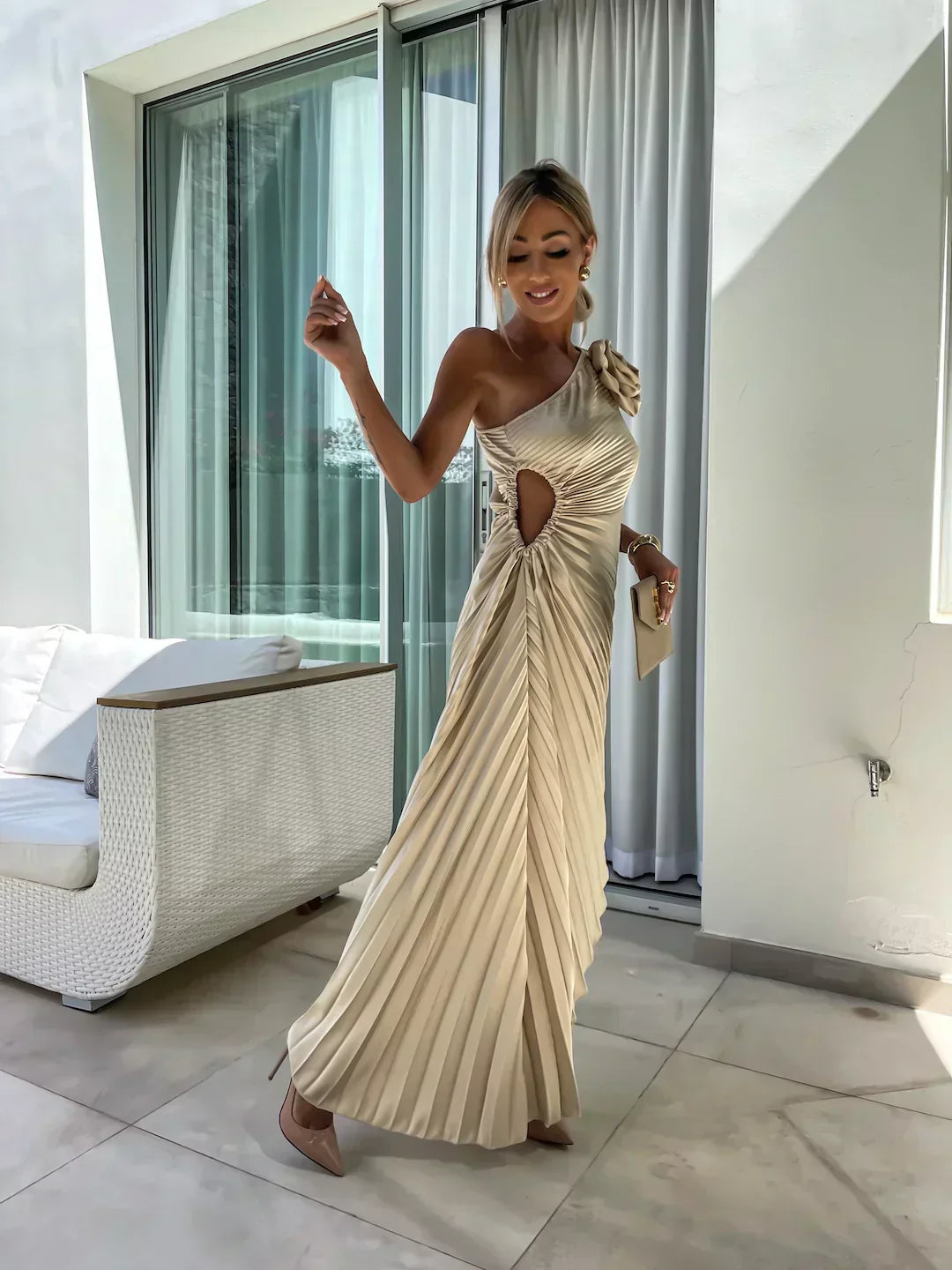 Mandy | Elegant Shoulder Pleated Kleid