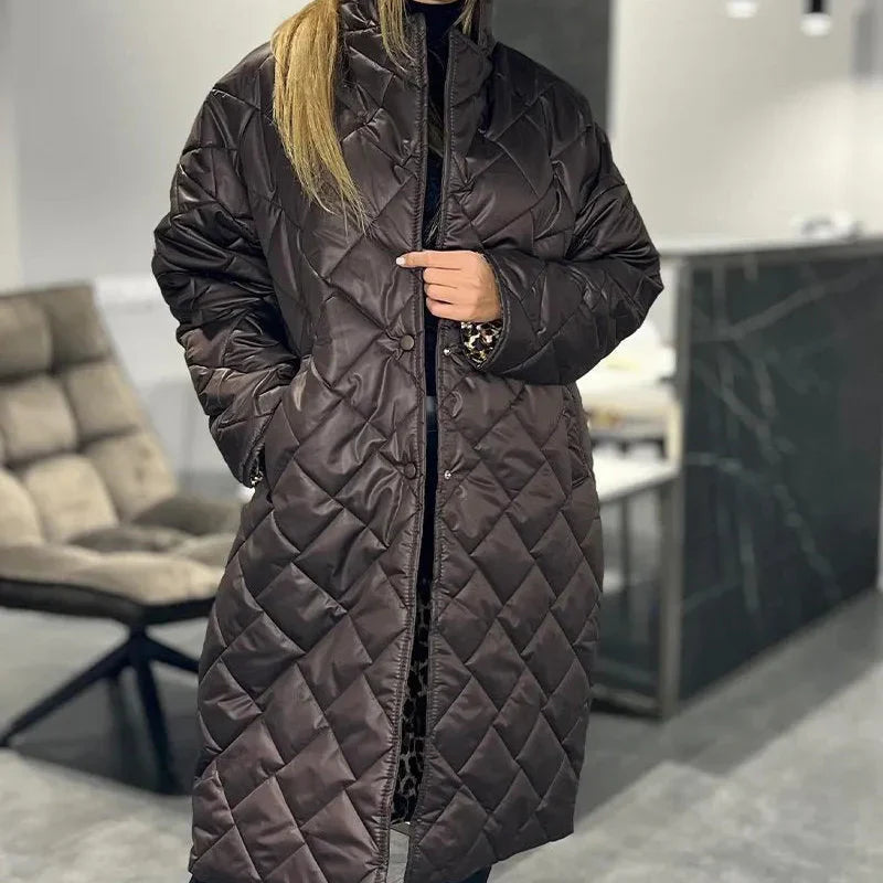 Amelia - Elegant Quilted Winter Mantel