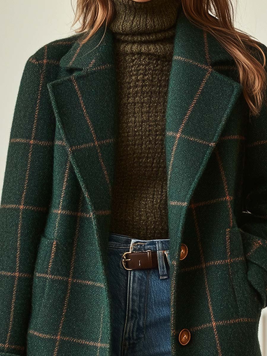 Freya - Classic Checkered Winter Mantel